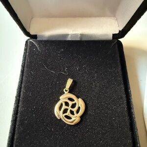 NEW VINTAGE *ST. BRENDANS CROSS* PENDANT-GOLD PLATE DESIGN BY Ken Kantro